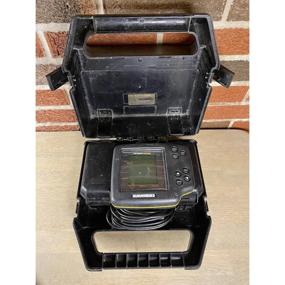 Humminbird‎ Wide 100 Portable Fish / Depth Finder & 455 Transducer w/ Case
